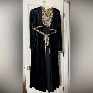 Cinema Etoile Black Velvet Robe with Leopard Trim NWT